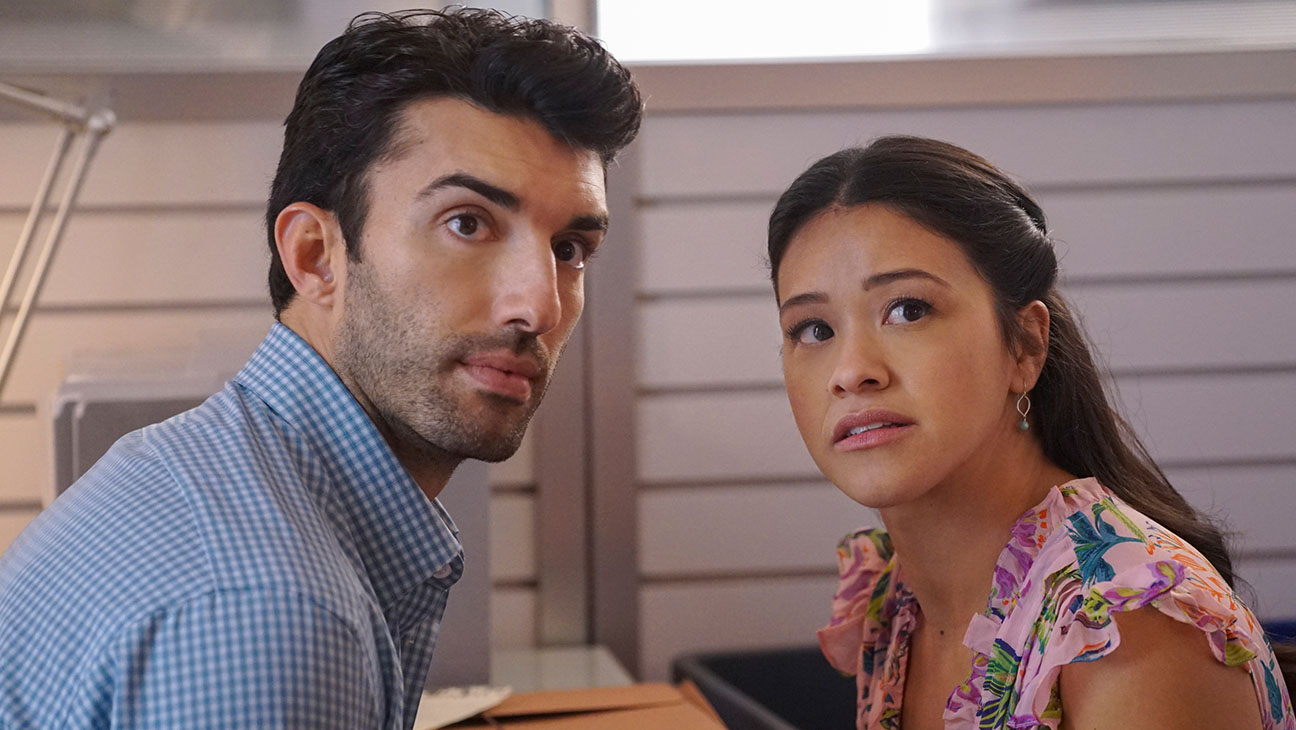 Justin Baldoni, Gina Rodriguez in JANE THE VIRGIN.